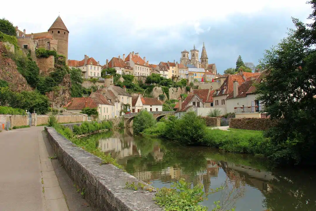 Semur-en-Auxois,-France