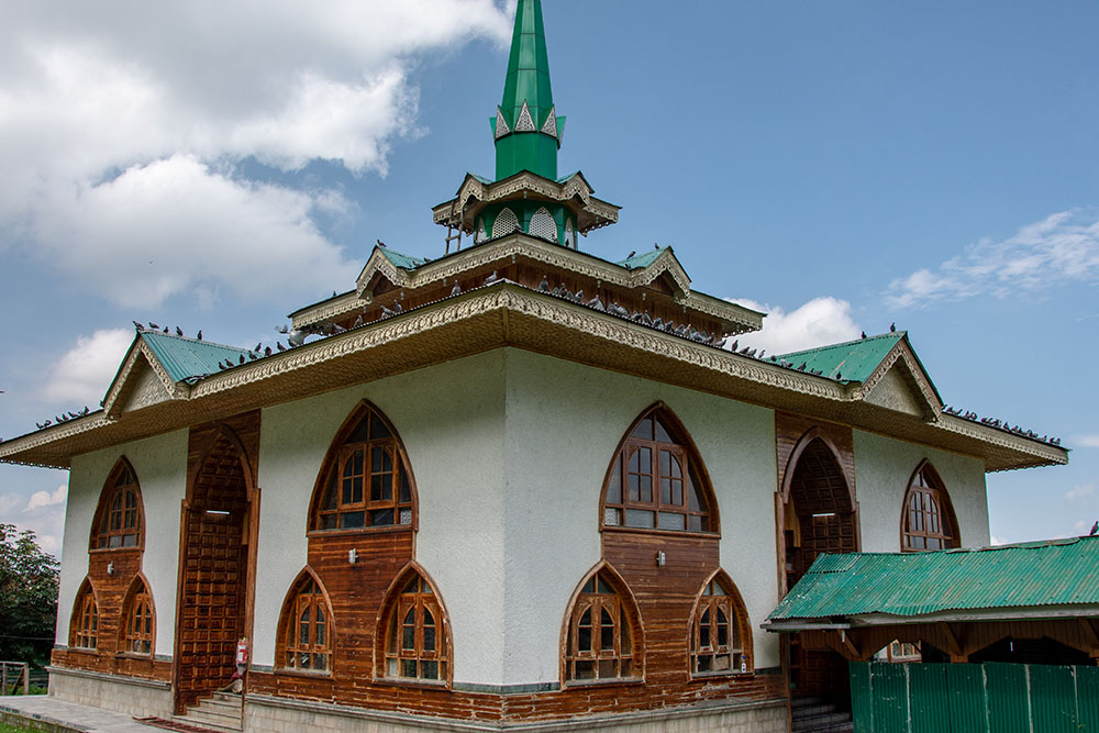 Kuil Baba Reshi Gulmarg