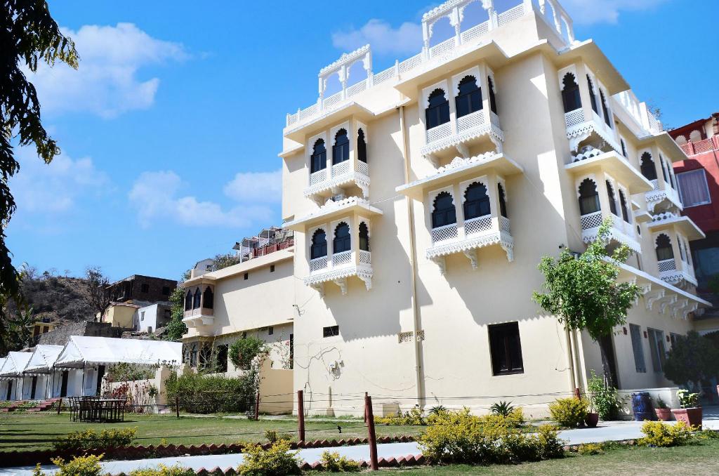 Istana Kumbhal untuk menginap sementara safari Kumbhalgarh