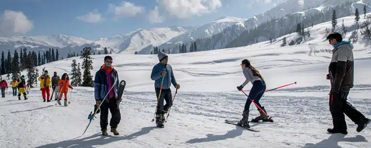 The Ultimate Guide to Ice Skiing in India
