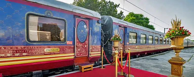 Find THE BEST Luxury Train In India For You 
