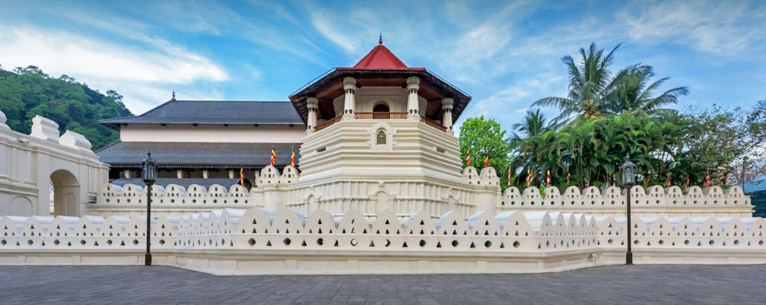Places to visit in Kandy - Temple Of The Sacred Tooth Relic