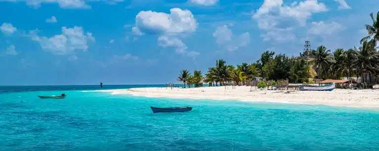 Lakshadweep family tour package: Best island holidays for families and couples