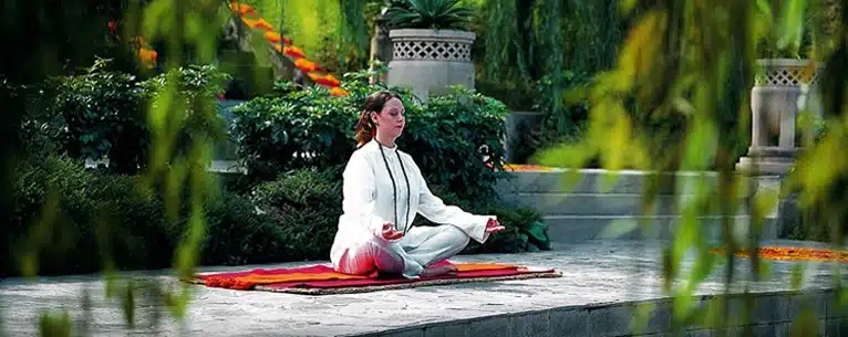 Silent & mindfulness meditation retreats in India