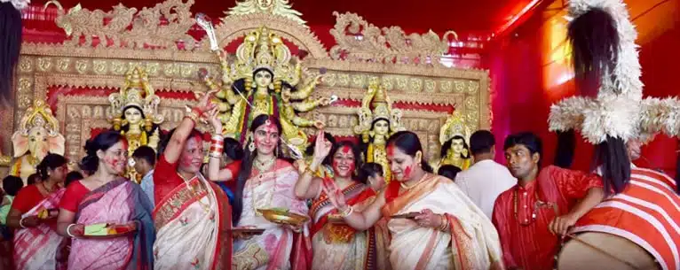 Discover the vibrant Culture of India