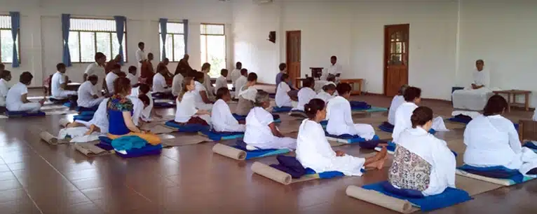 Silent & mindfulness meditation retreats in India