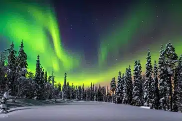 ETHEREAL & ENCHANTING NORTHERN LIGHTS