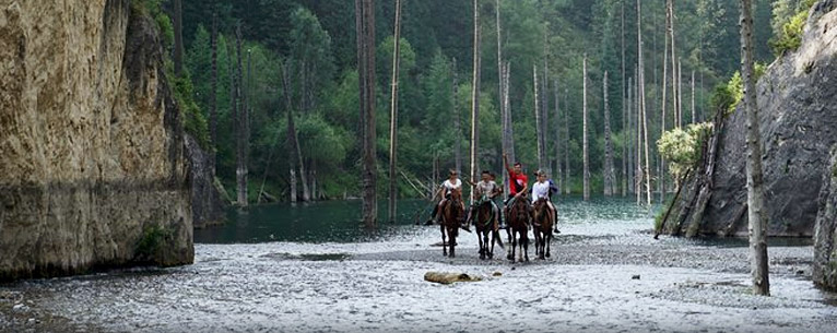 Kaindy Lake: A world in itself