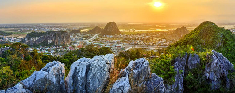 Attractions in Da Nang: A detailed guide to Marble Mountain, must-see sights, beaches and resorts